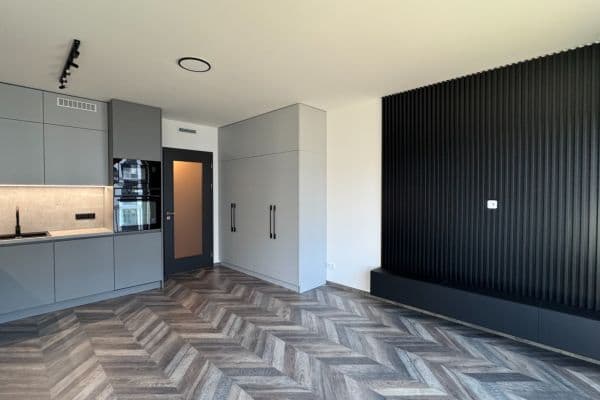 Pronájem bytu 1+kk 36 m², Stejnosměrná, Praha 9 Pronájem bytu 1+kk 36 m², Stejnosměrná, Praha 9
