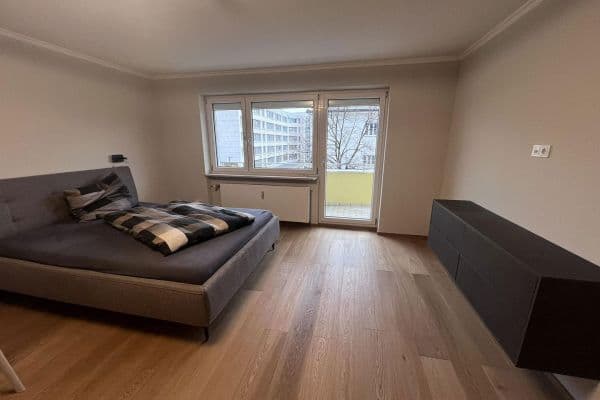 Pronájem bytu 1+1 42 m², Schellingstr., München, Bavorsko Pronájem bytu 1+1 42 m², Schellingstr., München, Bavorsko
