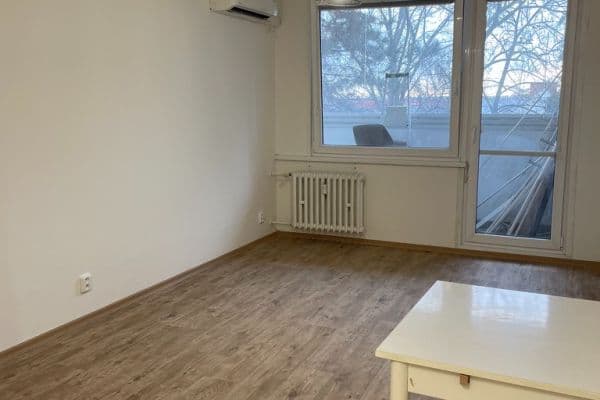 Pronájem bytu 2+kk 42 m², Zárybská, Praha Pronájem bytu 2+kk 42 m², Zárybská, Praha