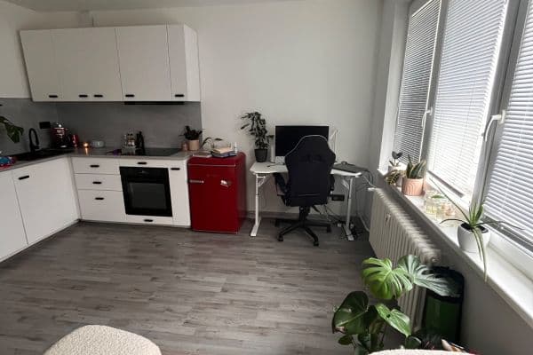 Pronájem bytu 2+kk 40 m², Osvoboditelů, Kopřivnice Pronájem bytu 2+kk 40 m², Osvoboditelů, Kopřivnice
