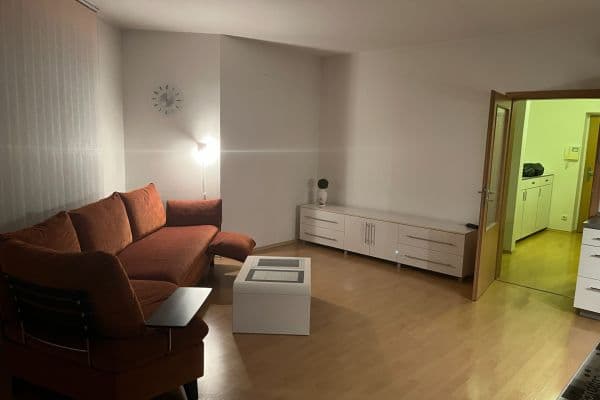 Pronájem bytu 2+kk 86 m², třída Míru, Pardubice, Pardubický kraj Pronájem bytu 2+kk 86 m², třída Míru, Pardubice, Pardubický kraj