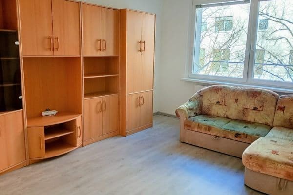 Pronájem bytu 1+1 34 m², Javorová, Zlín, Zlínský kraj Pronájem bytu 1+1 34 m², Javorová, Zlín, Zlínský kraj