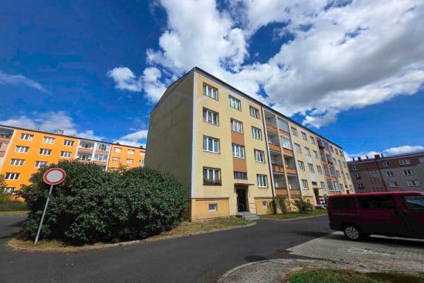 Pronájem bytu 3+1 70 m², Budovatelů, Kadaň Pronájem bytu 3+1 70 m², Budovatelů, Kadaň