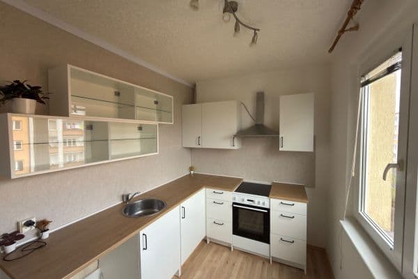 Pronájem bytu 3+1 72 m², Budovatelů, Kadaň Pronájem bytu 3+1 72 m², Budovatelů, Kadaň