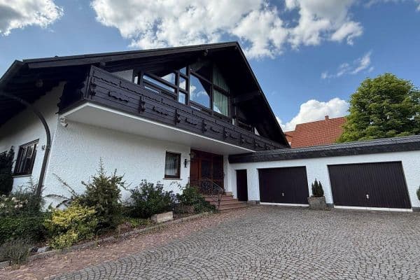 Prodej domu 478 m², pozemek 1.827 m², Neuhof Prodej domu 478 m², pozemek 1.827 m², Neuhof