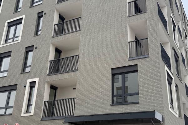 Pronájem garáže 30 m², Stočesova, Praha 6 Pronájem garáže 30 m², Stočesova, Praha 6