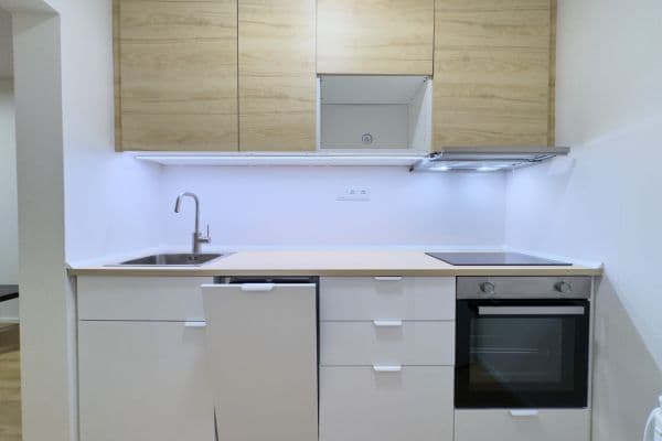 Pronájem bytu 2+kk 42 m², Ciolkovského, Praha Pronájem bytu 2+kk 42 m², Ciolkovského, Praha