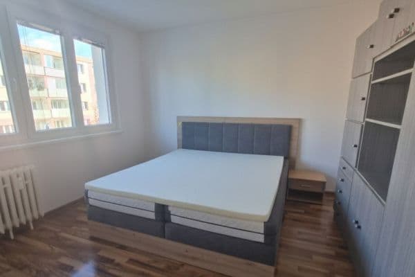 Pronájem bytu 2+1 50 m², Švermova, Beroun Pronájem bytu 2+1 50 m², Švermova, Beroun