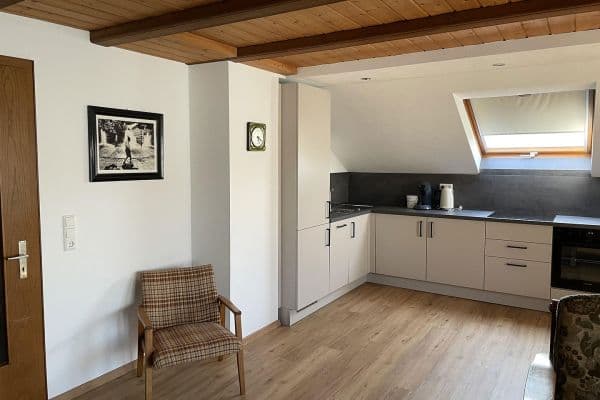 Pronájem bytu 3+1 125 m², Hambachstrasse 12, Hessigheim Pronájem bytu 3+1 125 m², Hambachstrasse 12, Hessigheim