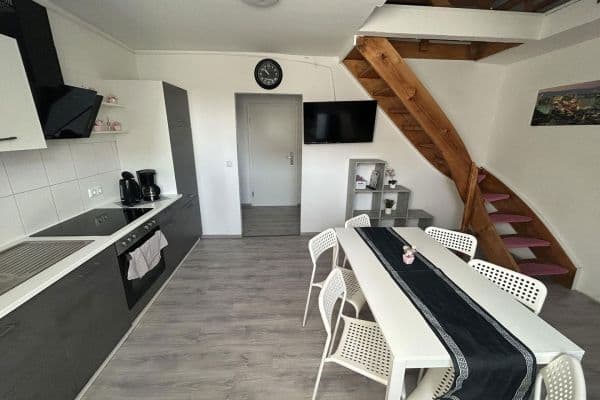 Pronájem bytu 3+1 85 m², Baustraße 8, Oberhausen, Severní Porýní-Vestfálsko Pronájem bytu 3+1 85 m², Baustraße 8, Oberhausen, Severní Porýní-Vestfálsko