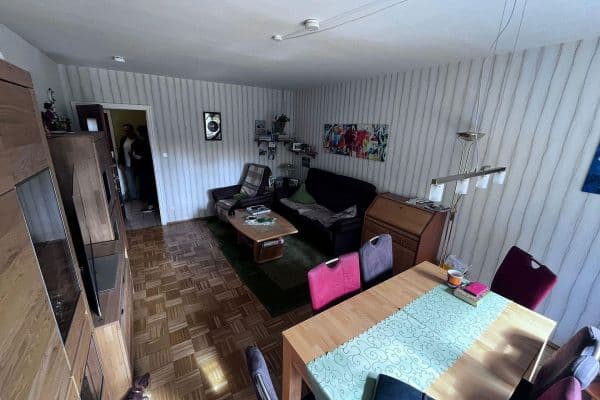 Pronájem bytu 4+1 80 m², Memeler Straße 16, Gladbeck Pronájem bytu 4+1 80 m², Memeler Straße 16, Gladbeck