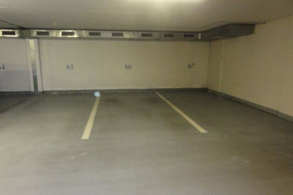 Pronájem garáže 15 m², Rižská, Praha Pronájem garáže 15 m², Rižská, Praha