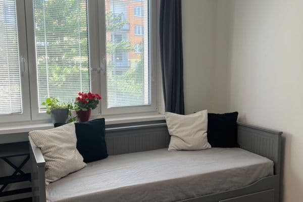 Pronájem bytu 1+kk 20 m², Horolezecká, Praha Pronájem bytu 1+kk 20 m², Horolezecká, Praha