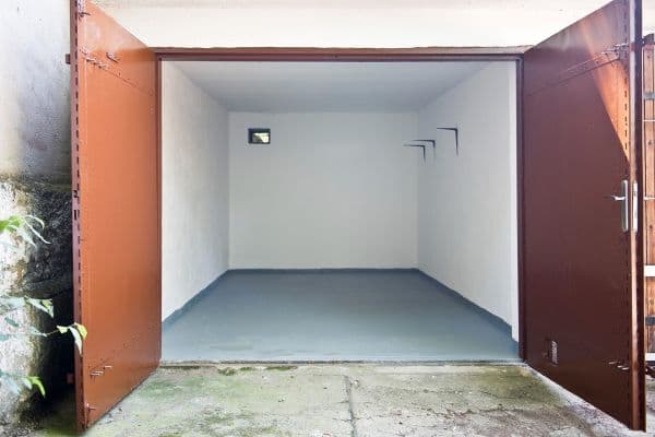 Pronájem garáže 20 m², Na Korábě, Praha 8 Pronájem garáže 20 m², Na Korábě, Praha 8