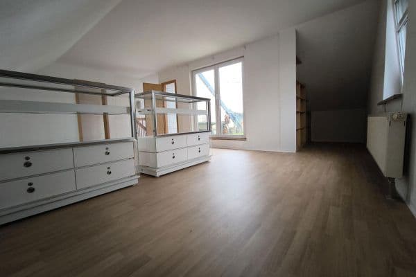 Pronájem bytu 4+1 115 m², Chemnitztalstraße 159, Chemnitz, Sasko Pronájem bytu 4+1 115 m², Chemnitztalstraße 159, Chemnitz, Sasko