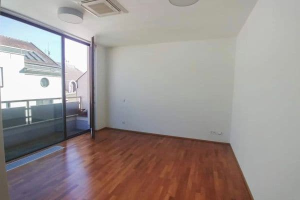 Pronájem bytu 4+1 20 m², Kozí, Brno Pronájem bytu 4+1 20 m², Kozí, Brno