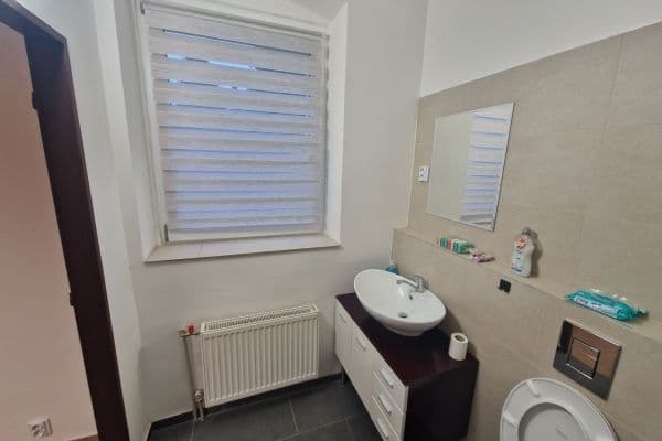 Pronájem bytu 1+kk 35 m², Husova, Nové Město pod Smrkem Pronájem bytu 1+kk 35 m², Husova, Nové Město pod Smrkem