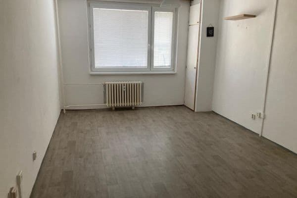 Pronájem bytu 2+kk 48 m², třída Edvarda Beneše, Hradec Králové Pronájem bytu 2+kk 48 m², třída Edvarda Beneše, Hradec Králové
