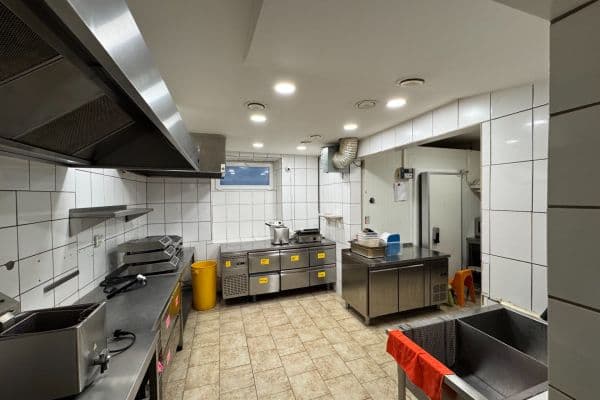 Pronájem nebytového prostoru 105 m², Záběhlická, Praha 10 Pronájem nebytového prostoru 105 m², Záběhlická, Praha 10