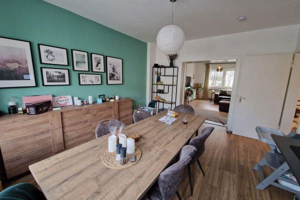 Pronájem bytu 4+1 109 m², Ebertstr. 93, Oberhausen Pronájem bytu 4+1 109 m², Ebertstr. 93, Oberhausen