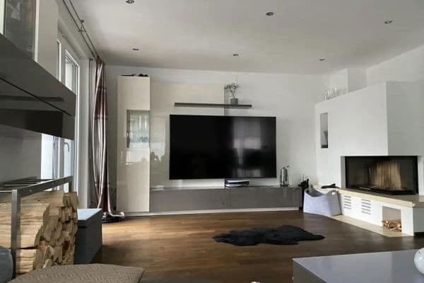 Prodej domu 191 m², pozemek 316 m², Bahnhofstraße 4b, Planegg, Bavorsko Prodej domu 191 m², pozemek 316 m², Bahnhofstraße 4b, Planegg, Bavorsko