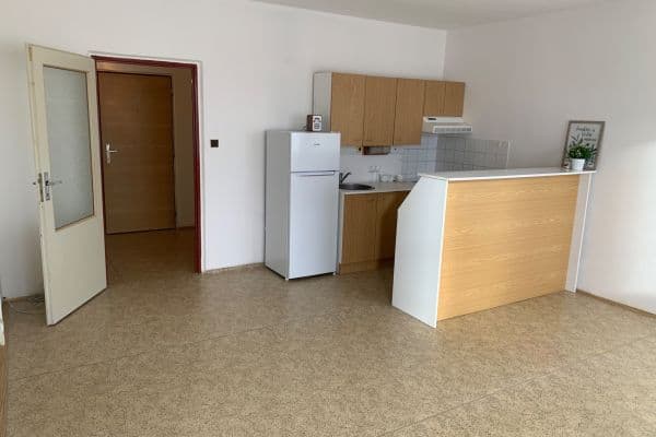 Pronájem bytu 1+kk 32 m², Hodonínská, Plzeň, Plzeňský kraj Pronájem bytu 1+kk 32 m², Hodonínská, Plzeň, Plzeňský kraj