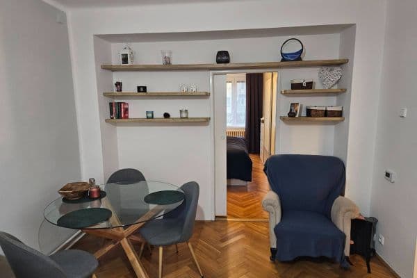 Pronájem bytu 3+1 73 m², Sezemická, Pardubice, Pardubický kraj Pronájem bytu 3+1 73 m², Sezemická, Pardubice, Pardubický kraj