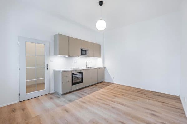 Pronájem bytu 1+kk 26 m², U Kublova, Praha Pronájem bytu 1+kk 26 m², U Kublova, Praha
