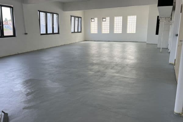 Pronájem nebytového prostoru 6.500 m², Weidhausen Pronájem nebytového prostoru 6.500 m², Weidhausen