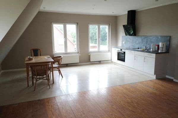 Pronájem bytu 5+1 125 m², Steinrader Damm 89, Lübeck Pronájem bytu 5+1 125 m², Steinrader Damm 89, Lübeck