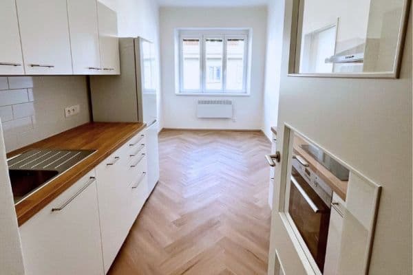 Pronájem bytu 2+kk 41 m², Černokostelecká, Praha Pronájem bytu 2+kk 41 m², Černokostelecká, Praha
