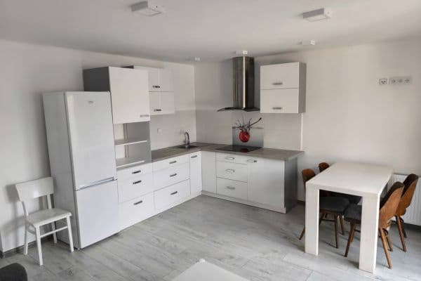Pronájem bytu 2+kk 54 m², Nádražní, Mutěnice Pronájem bytu 2+kk 54 m², Nádražní, Mutěnice