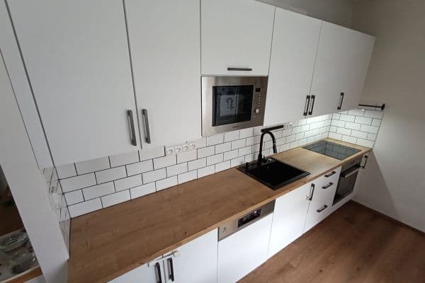 Pronájem bytu 2+kk 54 m², Hodonínská, Praha Pronájem bytu 2+kk 54 m², Hodonínská, Praha