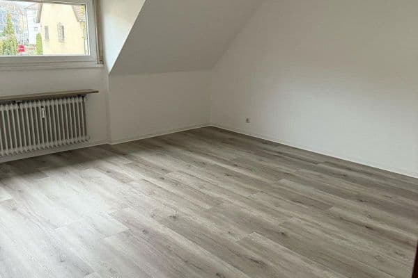 Pronájem bytu 2+1 50 m², Stuttgart Pronájem bytu 2+1 50 m², Stuttgart