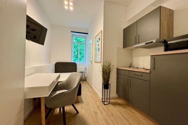 Pronájem bytu 1+1 20 m², Badener Str. 34, Karlsruhe, Bádensko-Württembersko Pronájem bytu 1+1 20 m², Badener Str. 34, Karlsruhe, Bádensko-Württembersko