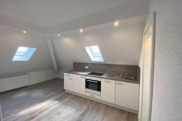 Pronájem bytu 1+kk 25 m², Schillerstraße 12, Pforzheim Pronájem bytu 1+kk 25 m², Schillerstraße 12, Pforzheim