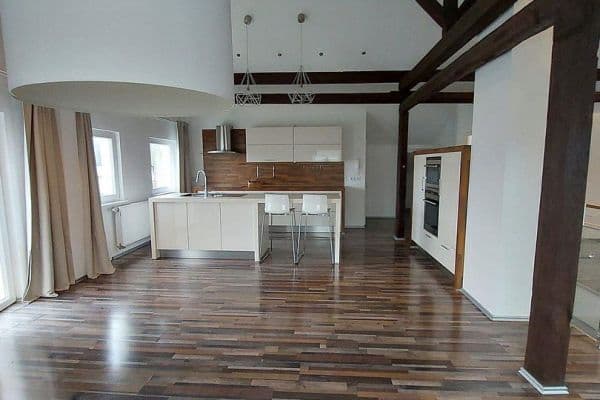 Pronájem bytu 3+1 110 m², Neckarbischofsheim Pronájem bytu 3+1 110 m², Neckarbischofsheim