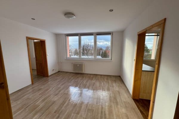 Pronájem bytu 2+1 44 m², Sosnová, Třinec Pronájem bytu 2+1 44 m², Sosnová, Třinec