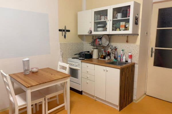 Pronájem bytu Garsoniéra 30 m², Raisova, Praha Pronájem bytu Garsoniéra 30 m², Raisova, Praha