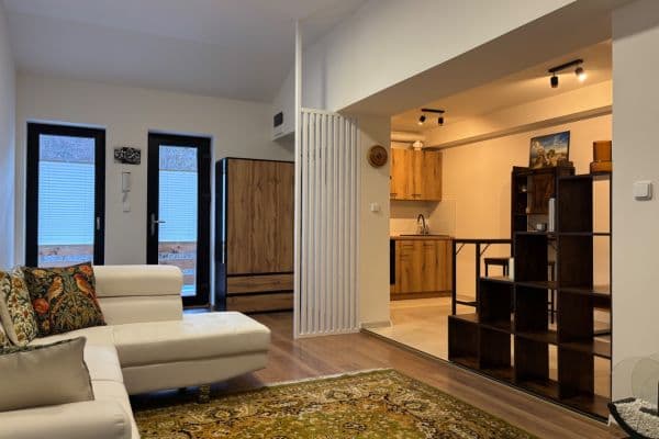 Pronájem bytu 1+kk 40 m², Spálený Mlýn, Líšnice Pronájem bytu 1+kk 40 m², Spálený Mlýn, Líšnice