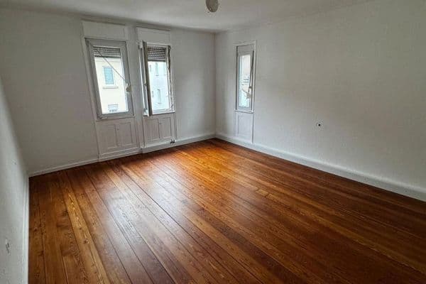 Pronájem bytu 2+1 61 m², Uhlandstraße 20, Esslingen am Neckar Pronájem bytu 2+1 61 m², Uhlandstraße 20, Esslingen am Neckar