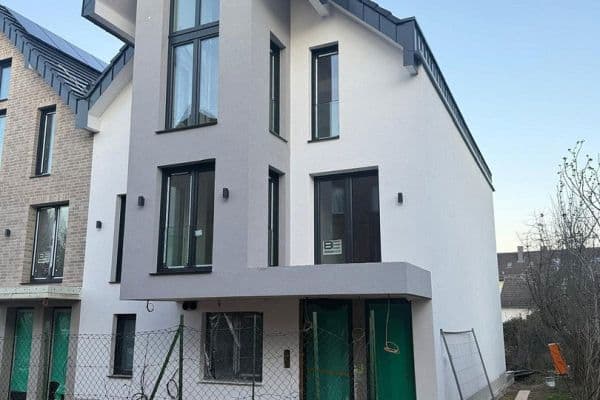Pronájem bytu 3+1 83 m², Köln, Severní Porýní-Vestfálsko Pronájem bytu 3+1 83 m², Köln, Severní Porýní-Vestfálsko