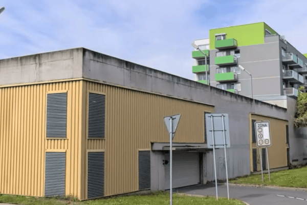 Pronájem garáže 10 m², Boloňská, Praha Pronájem garáže 10 m², Boloňská, Praha