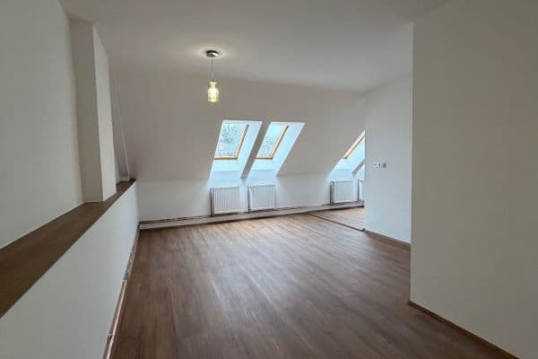 Pronájem bytu 3+1 104 m², Masarykova třída, Teplice, Ústecký kraj Pronájem bytu 3+1 104 m², Masarykova třída, Teplice, Ústecký kraj