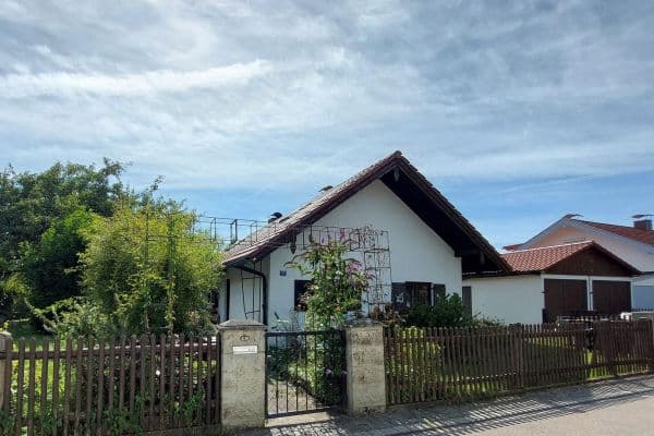 Prodej pozemku 899 m², Bruckmühl, Bavorsko Prodej pozemku 899 m², Bruckmühl, Bavorsko