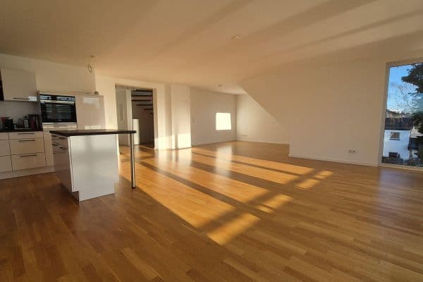 Pronájem bytu 4+1 160 m², Frankfurt Pronájem bytu 4+1 160 m², Frankfurt