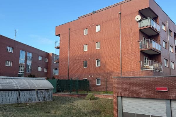 Pronájem garáže 15 m², K Vystrkovu, Praha Pronájem garáže 15 m², K Vystrkovu, Praha