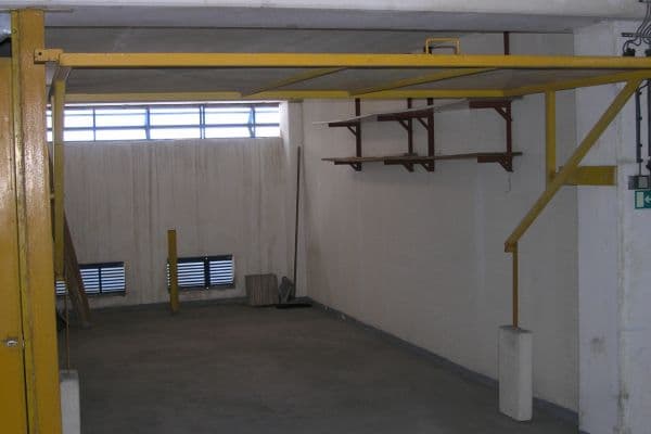 Pronájem garáže 18 m², Holušická, Praha Pronájem garáže 18 m², Holušická, Praha