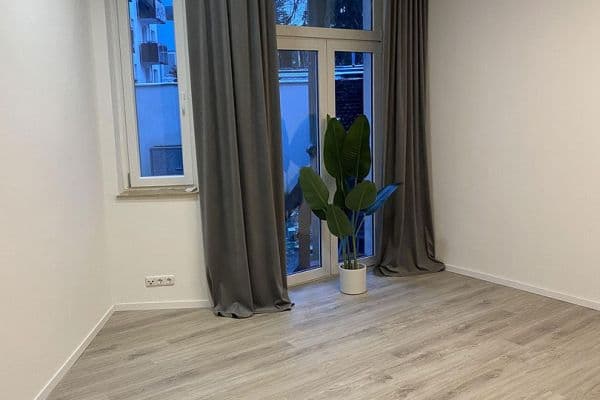 Pronájem bytu 3+1 70 m², Röhrenstraße 1, Düsseldorf Pronájem bytu 3+1 70 m², Röhrenstraße 1, Düsseldorf