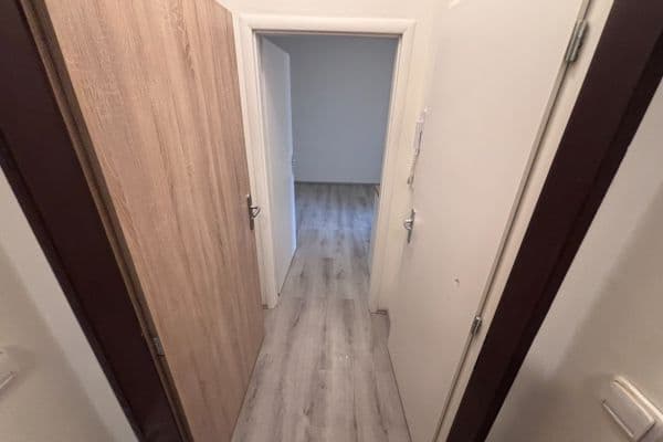 Pronájem bytu 2+kk 35 m², Kladenská, Praha Pronájem bytu 2+kk 35 m², Kladenská, Praha